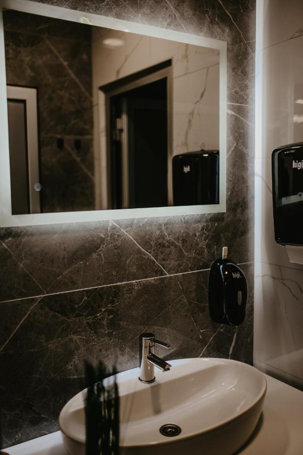 Hotel Vertigos توزلا المظهر الخارجي الصورة
